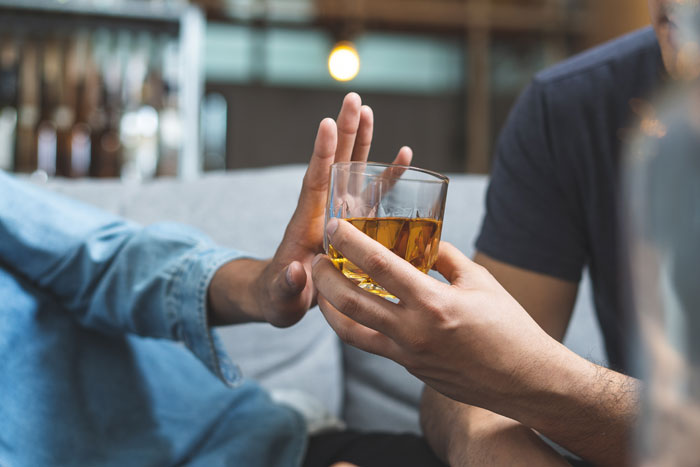 CBD et alcoolisme : une alternative naturelle pour lutter contre cette addiction ?