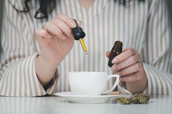 CBD-Öl in Tee